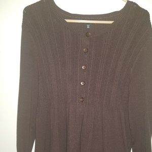 Botton down cardigan sweater